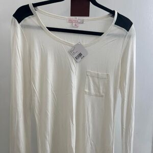 JW styles off white w/ black long sleeve, new size medium 2